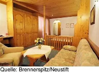 Brennerspitz Отель Нойштифт-им-Штубайталь
